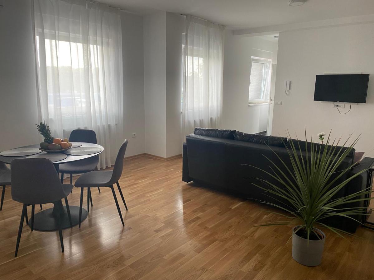 Penthouse West S Apartment Varaždin Екстериор снимка